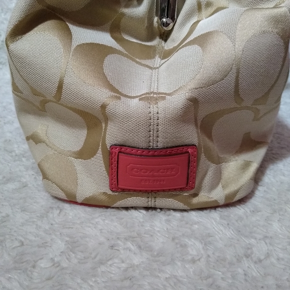 **SOLD** Coach Stripe Kisslock Signature Jacquard - Picture 4 of 7